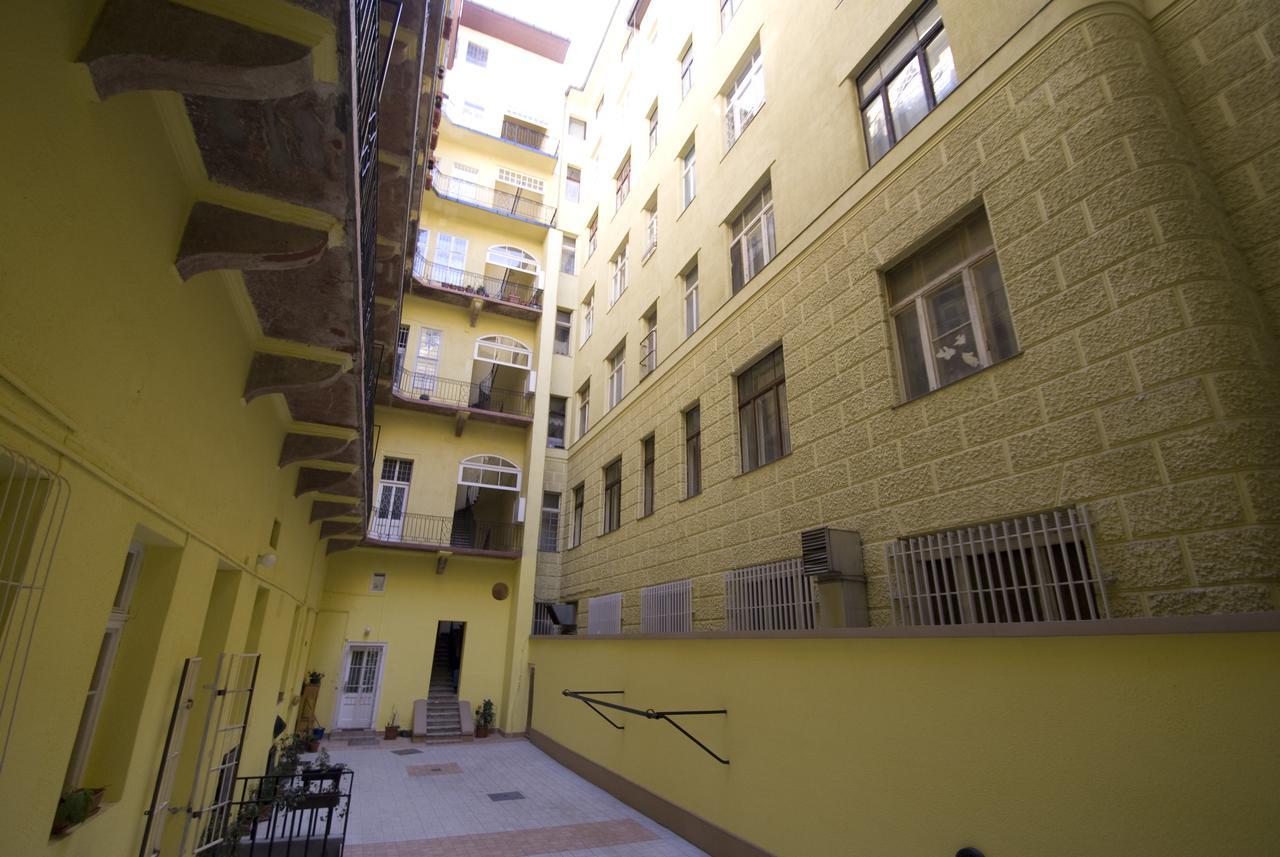Apartment Akademia Budapest Bagian luar foto